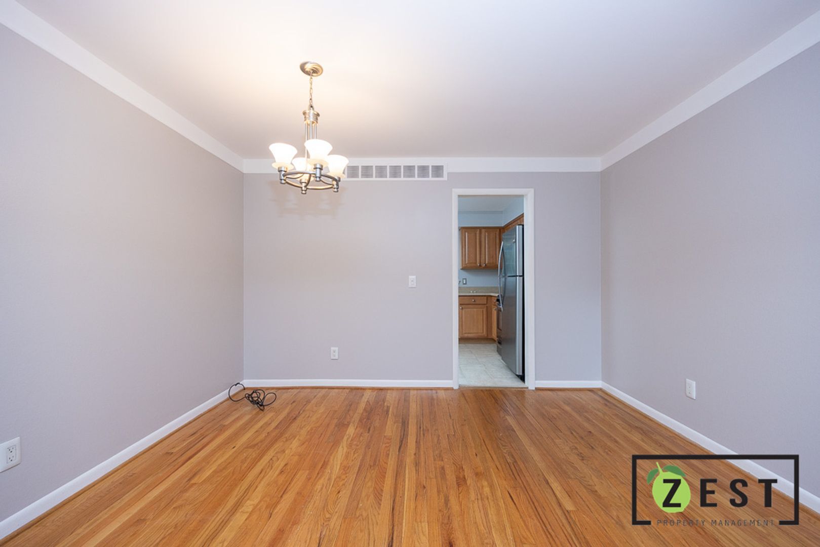 Building Photo - 415 N Fox Hills Dr