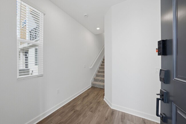 Building Photo - 850 Kili St