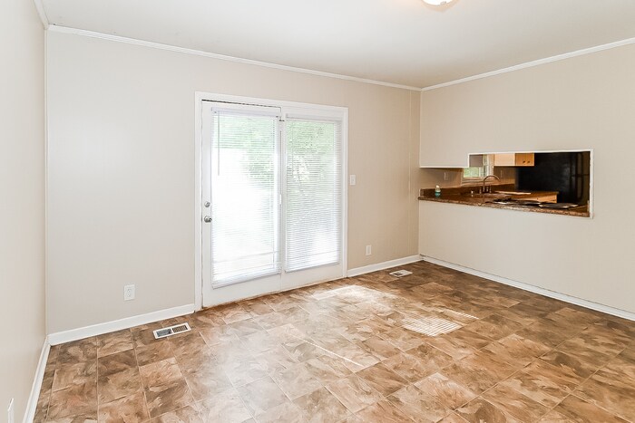 Building Photo - 2204 Euclid Rd NW