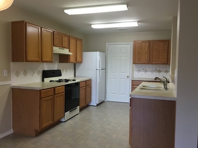 Building Photo - 7110 Chambers Creek Ln