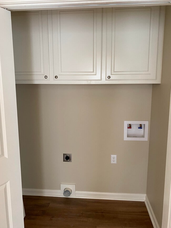 Building Photo - Fox Creek Townhomes
