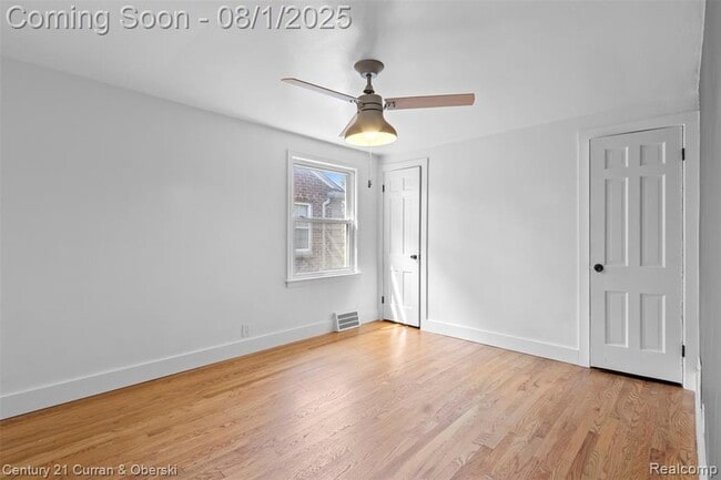 Building Photo - 916 N Melborn St