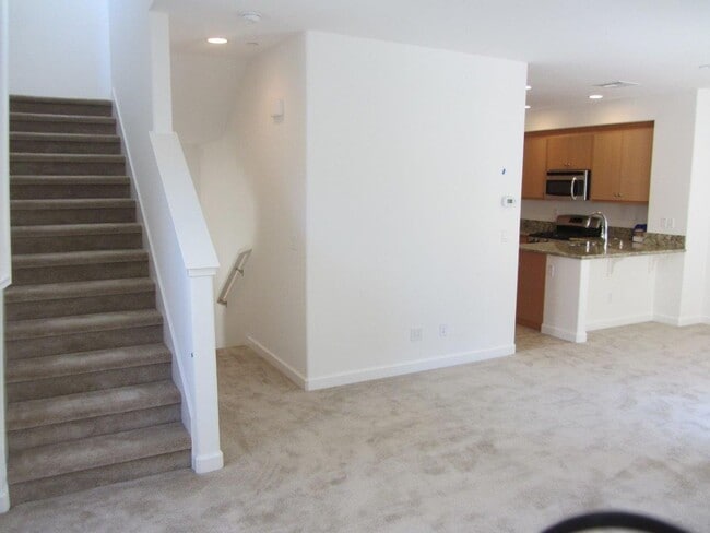 Building Photo - 2Bed/2.5Bath Sunnyvale Townhouse