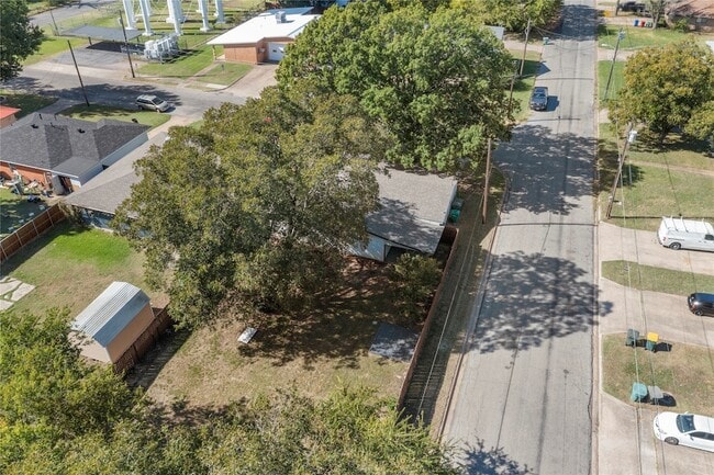 Building Photo - 2221 N Alexander St