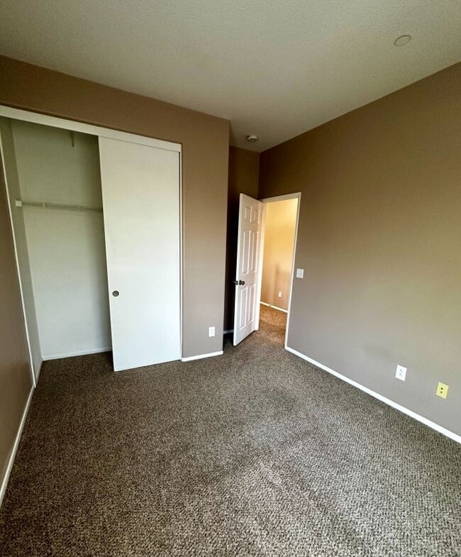 Building Photo - 11500 Park Trails Ct