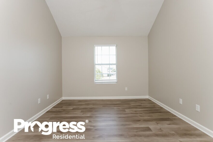 Building Photo - 139 Woodwind Way