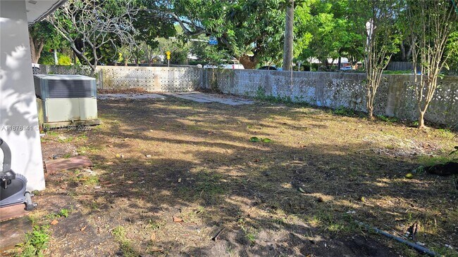 Building Photo - 15120 SW 87th Ave