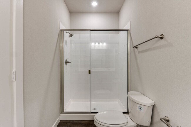 Building Photo - 653 Blackland dr