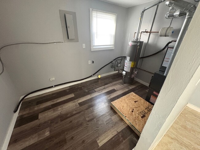 Building Photo - Cozy, energy efficient 2 bedroom home