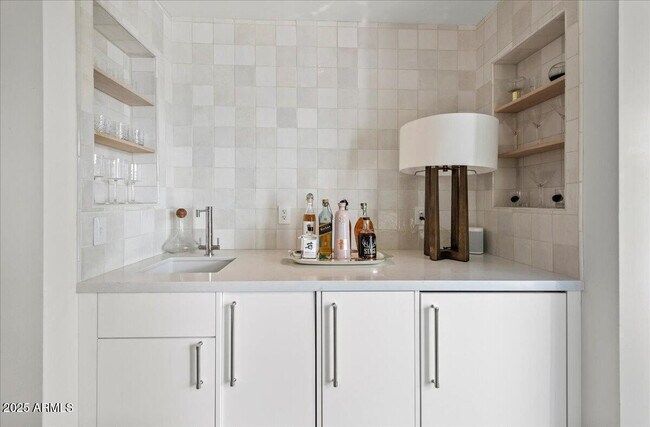 Building Photo - 4843 N 72nd Way