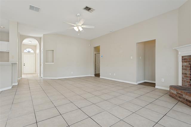 Building Photo - 903 Redbud Dr