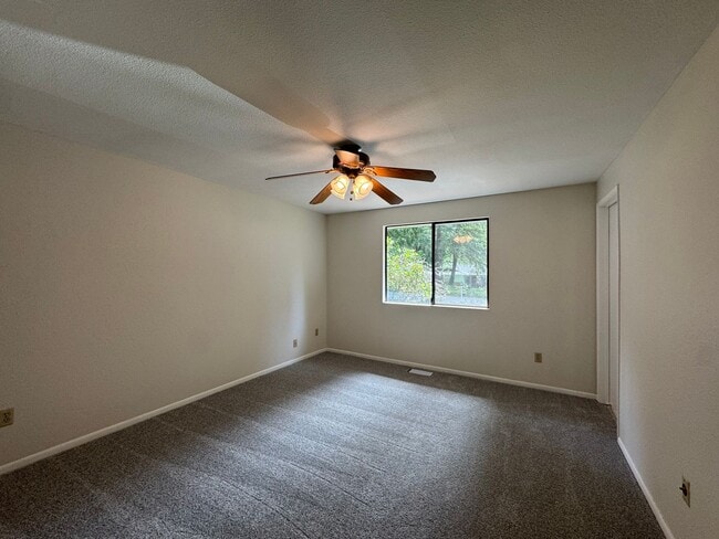 Building Photo - Tranquil 3 bedroom Rambler!!!