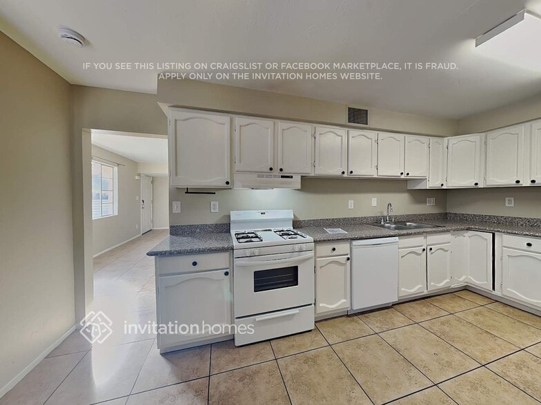 Building Photo - 8508 N 30th Dr