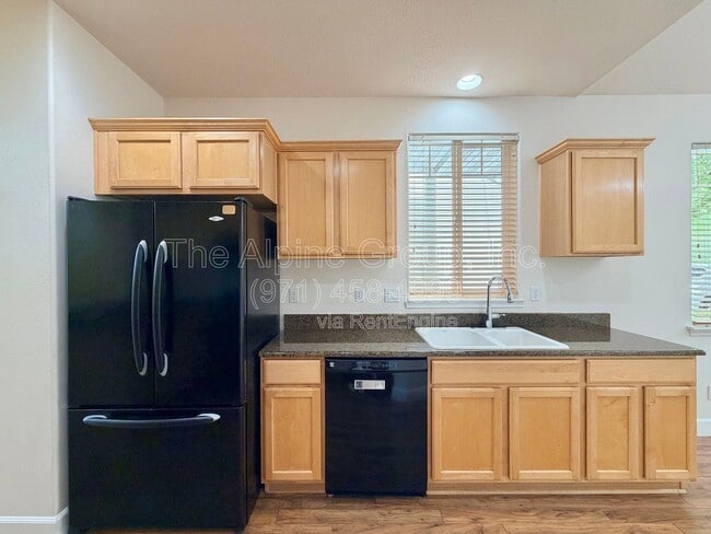 Building Photo - 13760 SW Mapleview Ln