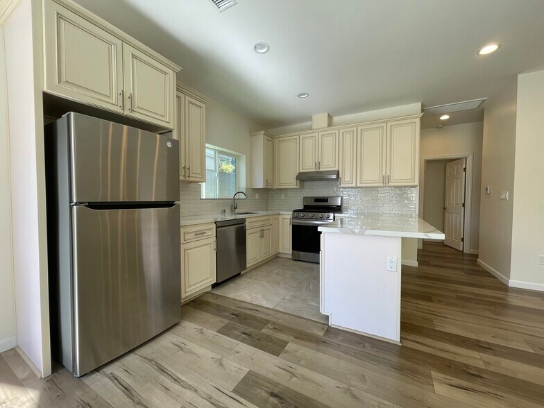 Building Photo - 912 S Bel Aire Dr