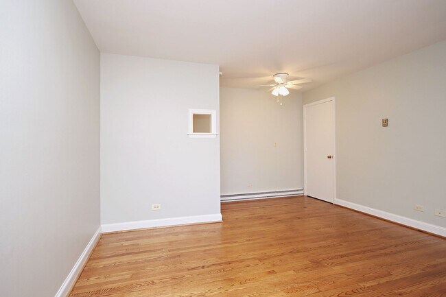 Building Photo - Student-Friendly Ground-Level Apartment Ne...