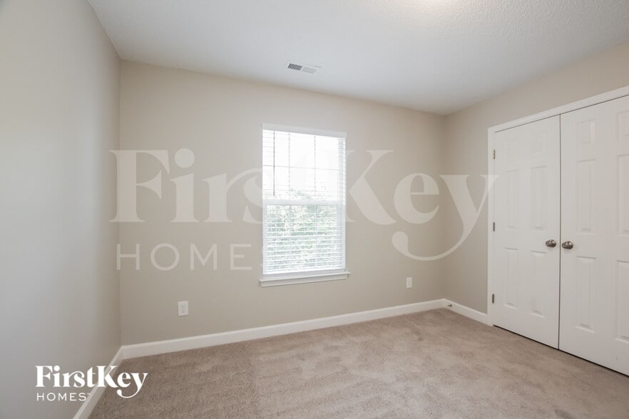 Building Photo - 2819 Rosemeade Dr