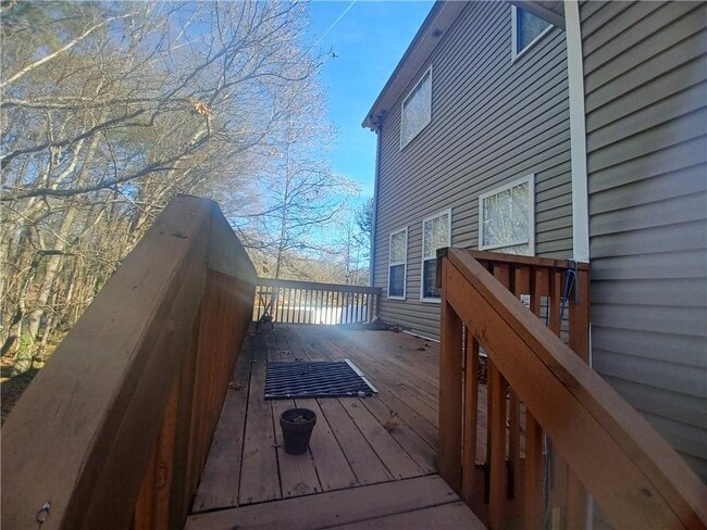 Building Photo - 621 Waterstone Dr SW