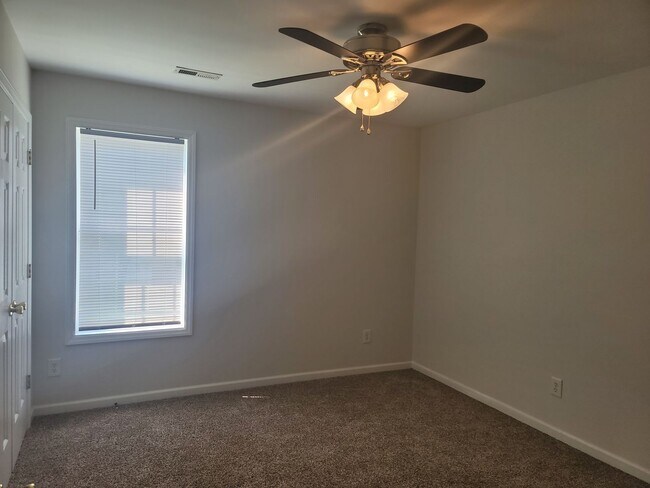 Building Photo - 4 Bedroom 3 Full Bath Ranch Home located Minutes from CAMPBELL UNIVERSITY!