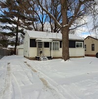 Building Photo - Affordable 2-Bedroom Gem in Flint – Detach...