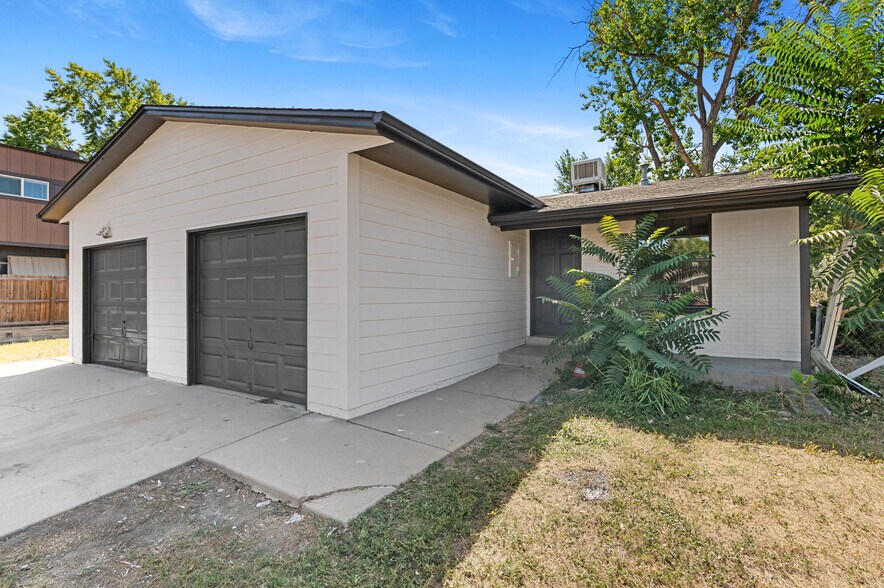 Primary Photo - 9061 Osceola St