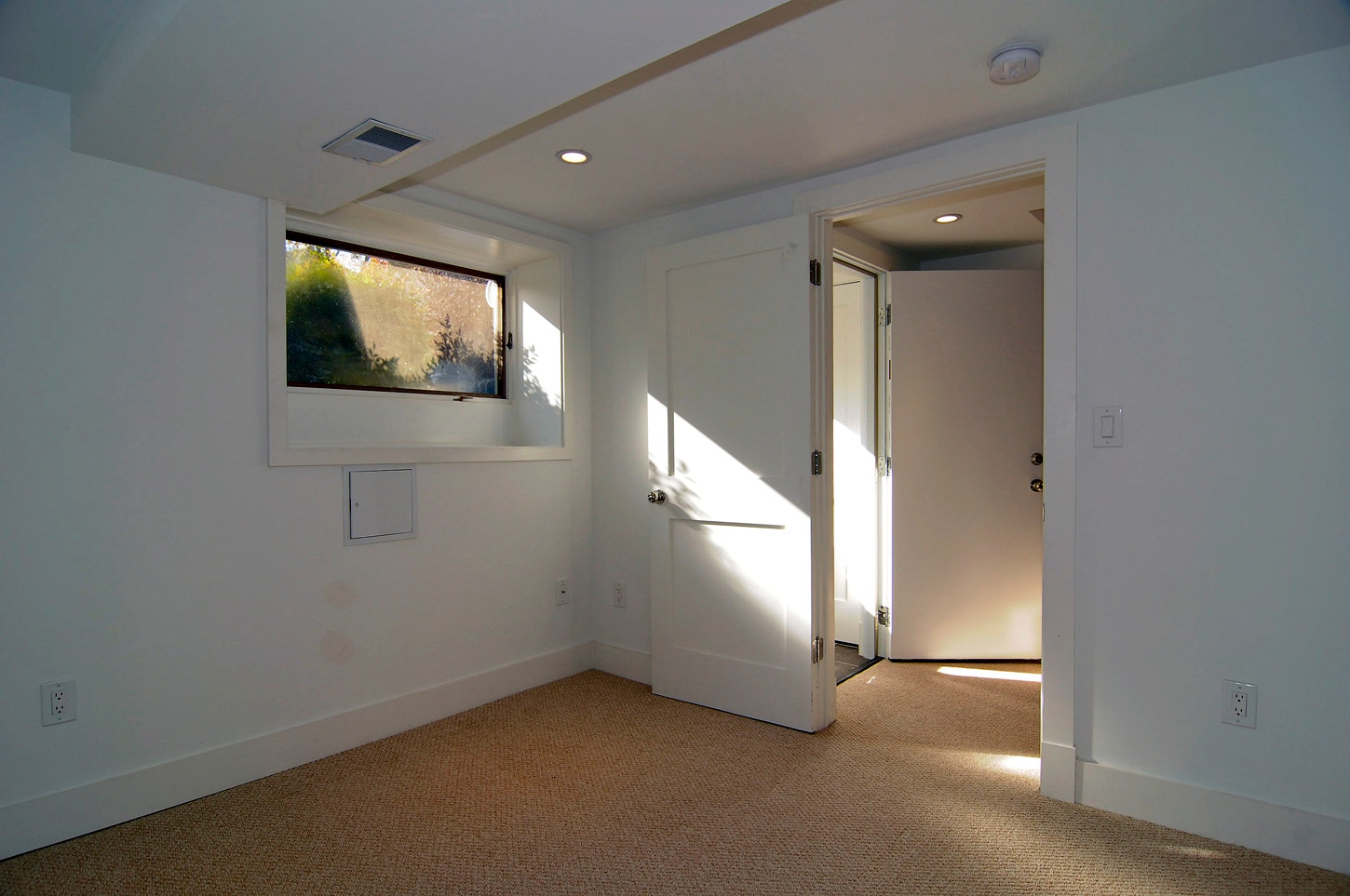 Building Photo - 749 Park Rd NW