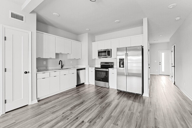 Building Photo - 847 Felix Wy