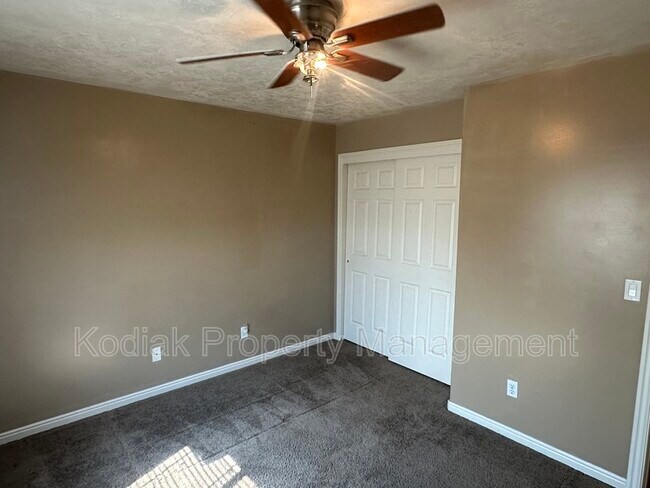 Building Photo - 1127 N 1285 W