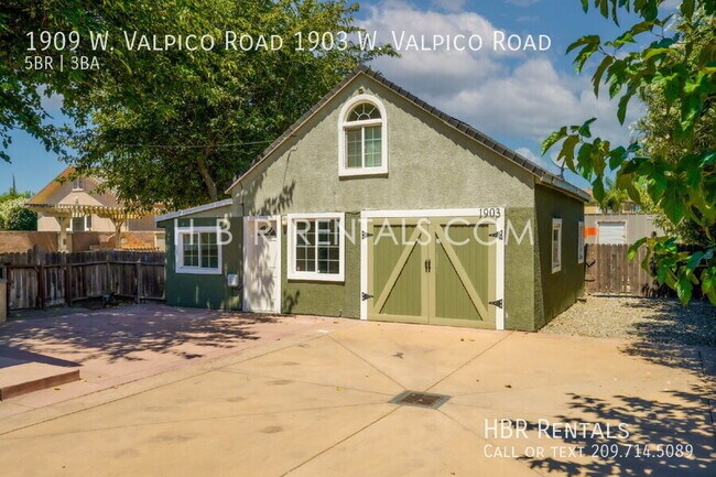 Building Photo - 1909 Valpico Rd