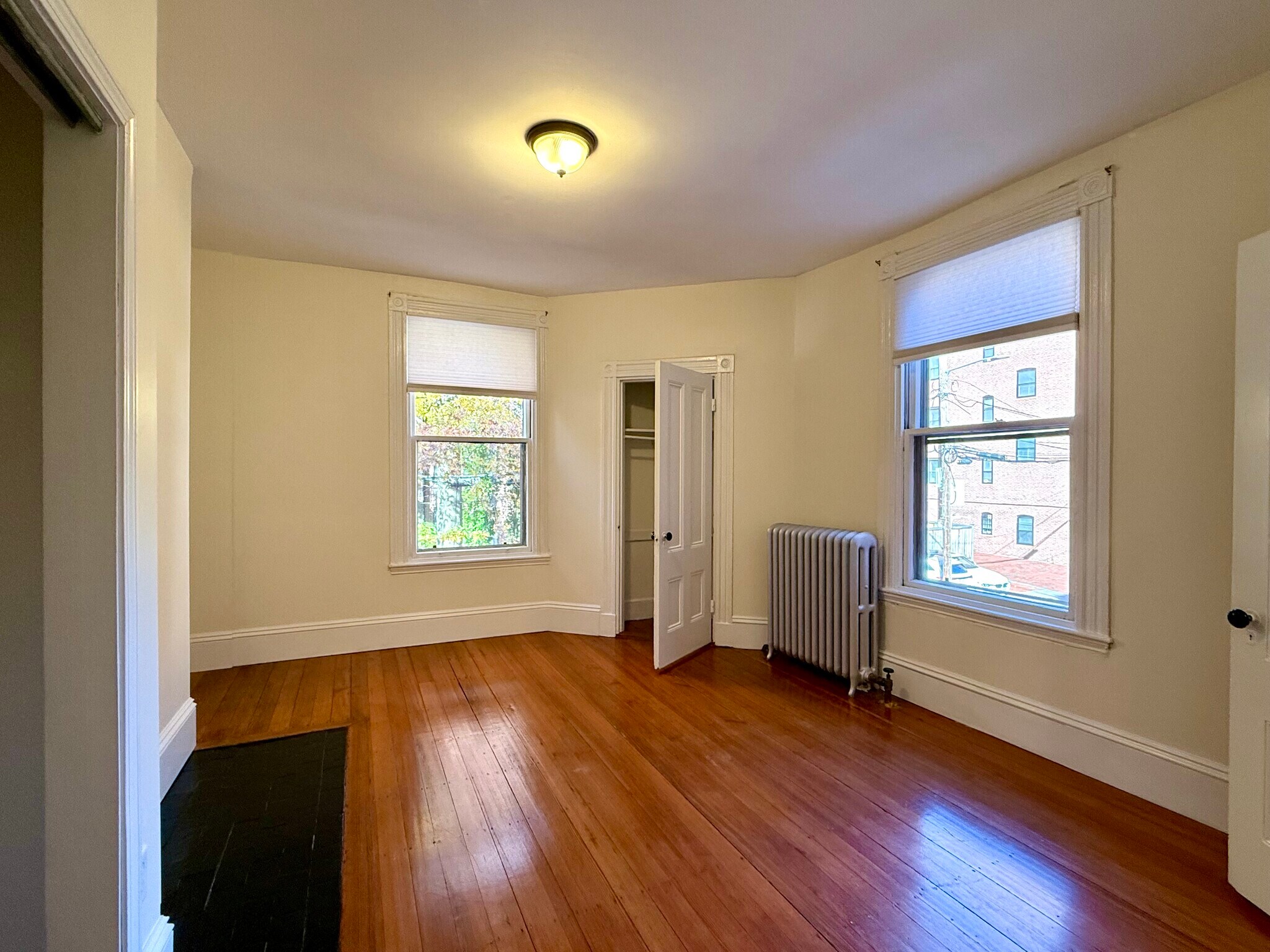 Building Photo - 293 Newbury St