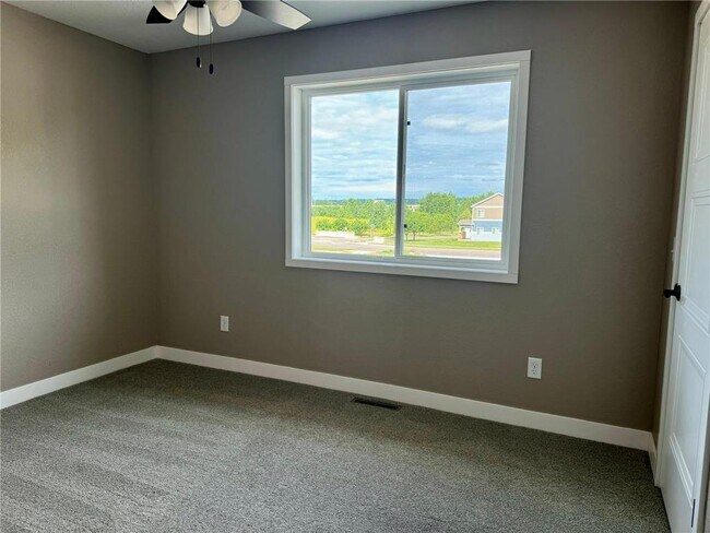 Building Photo - 115 Renet Path