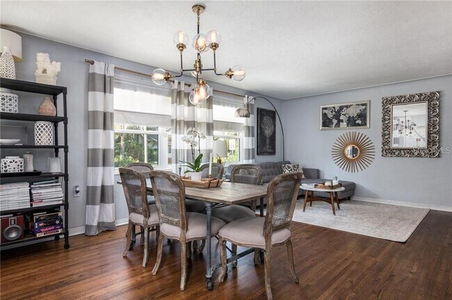 Building Photo - 1400 Locust St NE