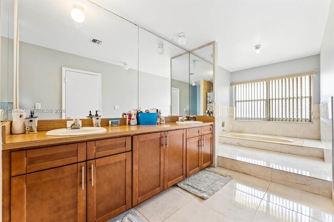 Building Photo - 5601 NW 18th St