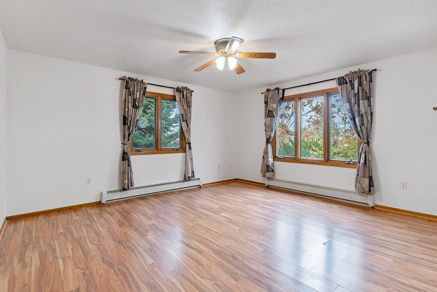 Building Photo - 175 N 10th Ave