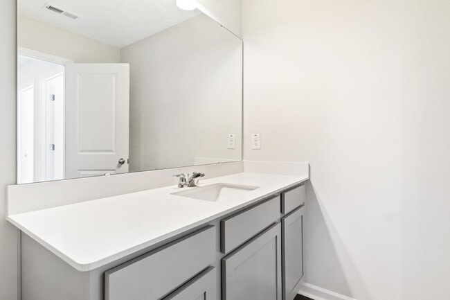 Building Photo - Luxurious 3-Bedroom Townhome Living in the...