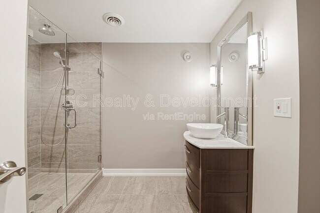 Building Photo - 276 S Kenilworth Ave