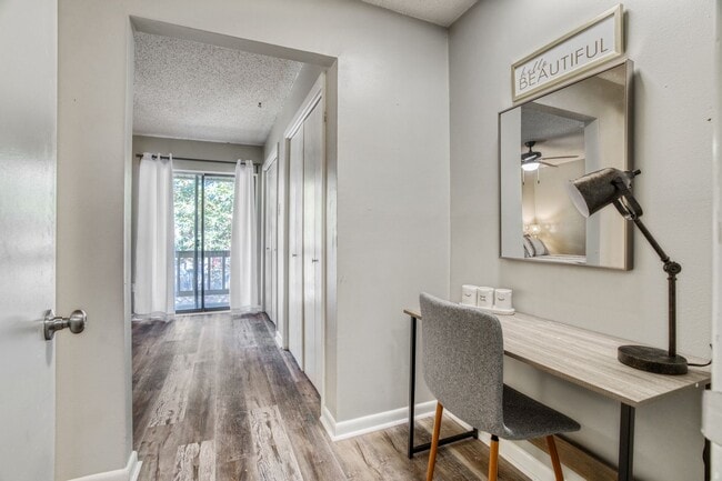 Building Photo - Maumelle Chic Condo