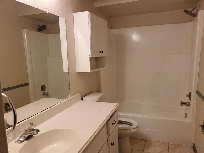 Building Photo - 6831 Stoney River Dr