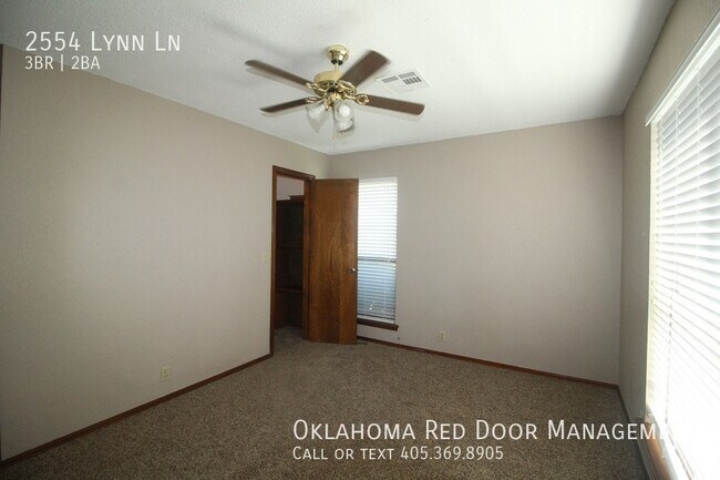 Building Photo - 2554 Lynn Ln