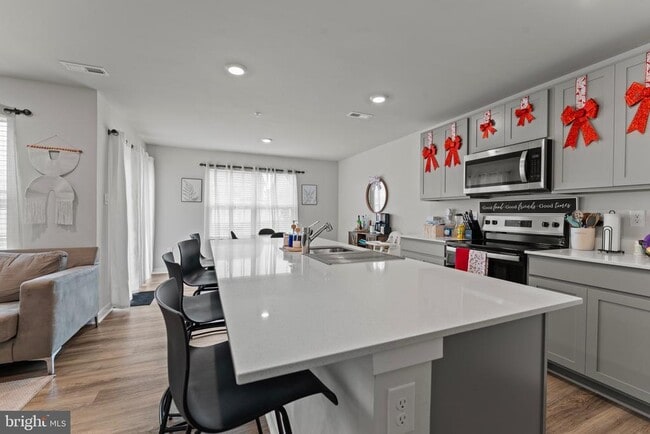 Building Photo - 140 Wood Walk Ave