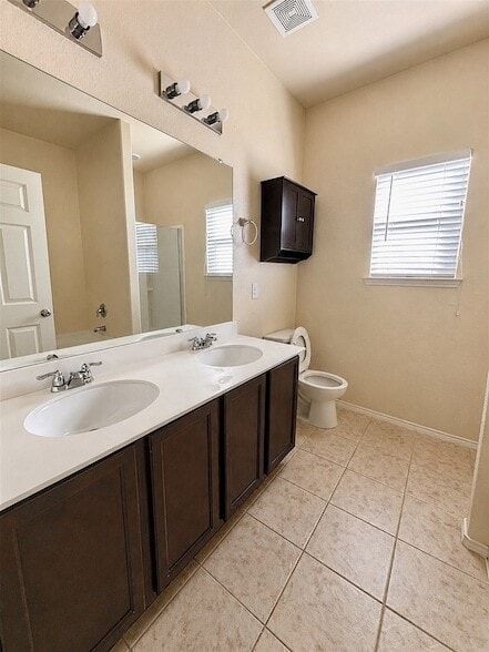 Building Photo - 429 Mariscal Pl