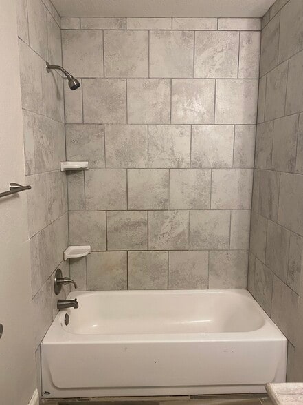 Master Bath Shower - 832 Hardy Springs Cir