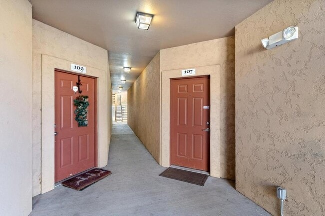 Building Photo - 605 Cougar Bluff Point