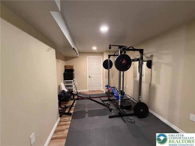 Building Photo - 7109 Hunt Dr