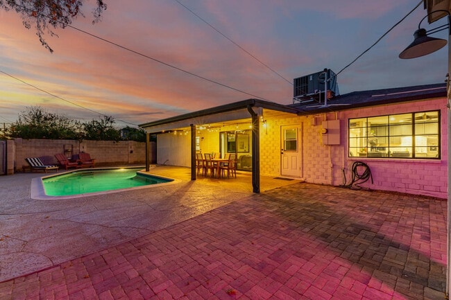 Building Photo - 8335 E Weldon Ave