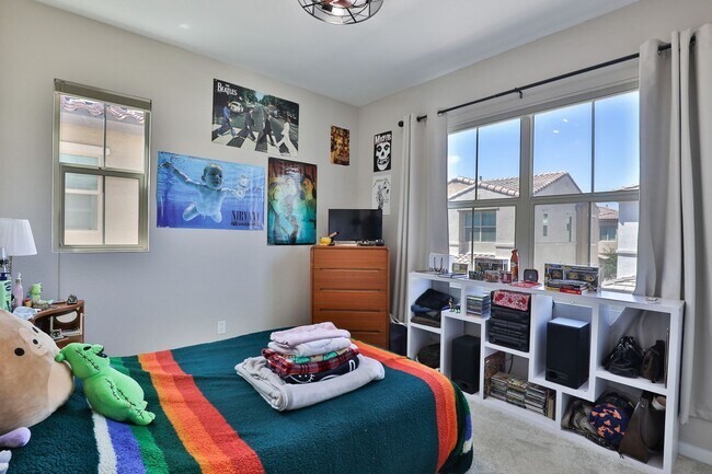 Building Photo - Gilbert Gated Community 3 bed/2.5 bath Con...