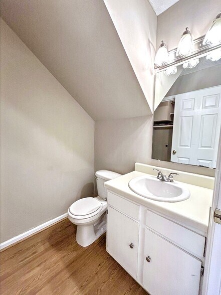 Building Photo - 1524 Township Cir