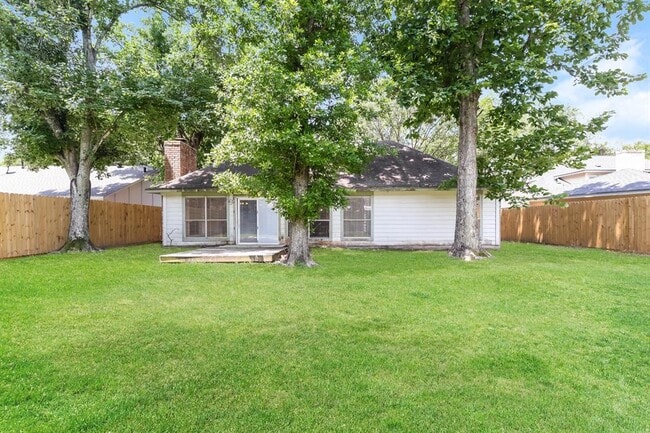 Building Photo - 25202 Tuckahoe Ln