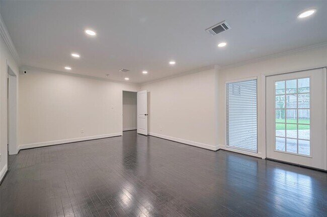 Building Photo - 2402 Chimney Rock Rd