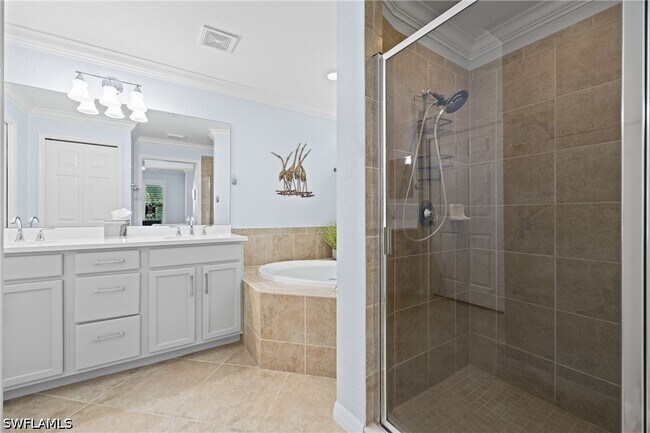 Building Photo - 9844 Venezia Cir